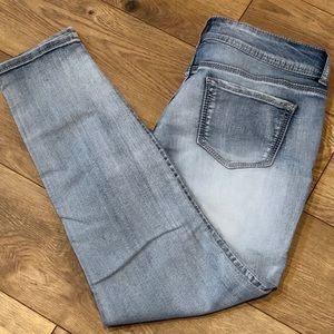 Maurice’s size Large/short jeggings